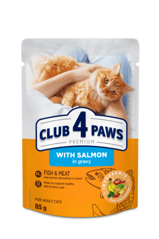 CLUB 4 PAWS KARMA W SASZETKACH DLA DOROSŁYCH KOTÓW Z ŁOSOSIEM W SOSIE 85g